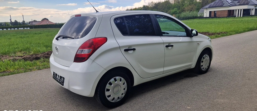 Hyundai i20 cena 12800 przebieg: 274000, rok produkcji 2009 z Murowana Goślina małe 154